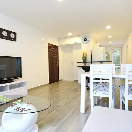 Διαμέρισμα Mima *